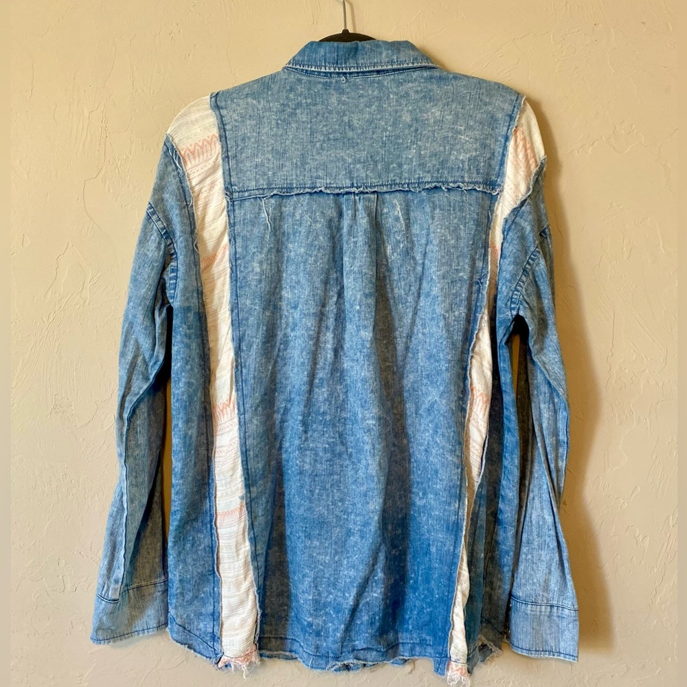 Gimmicks Boho Pieced Chambray Blue Button Down Sh… - image 8